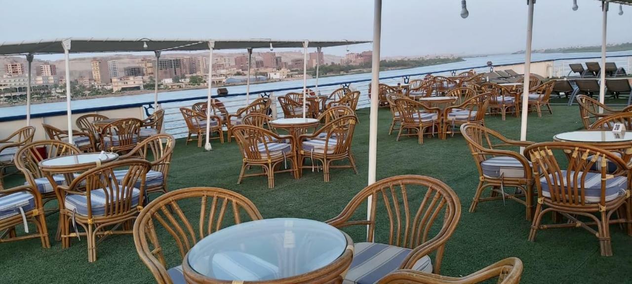 Hotel Ship Queen Isis Elminya Minia Exterior foto