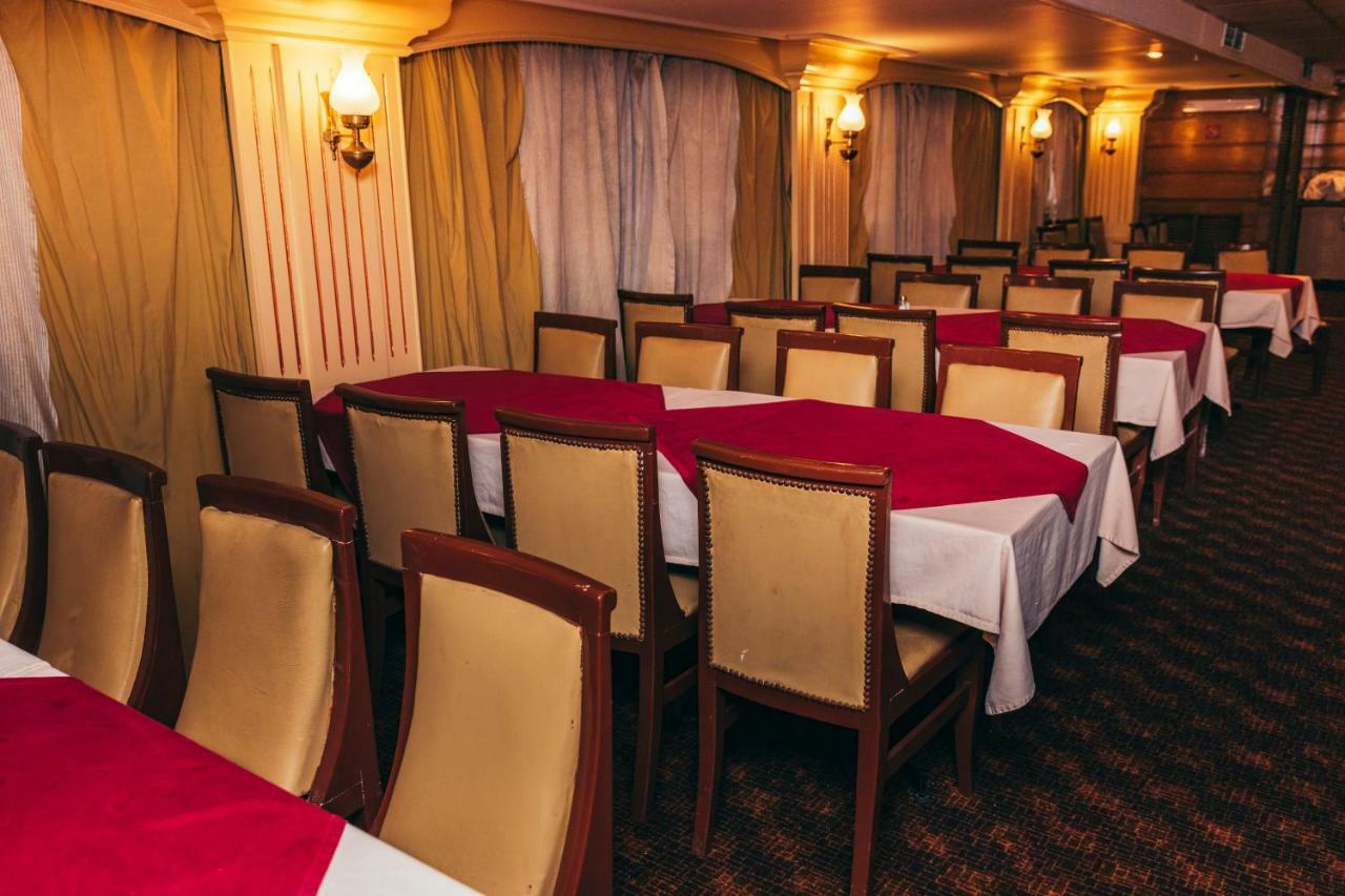 Hotel Ship Queen Isis Elminya Minia Exterior foto