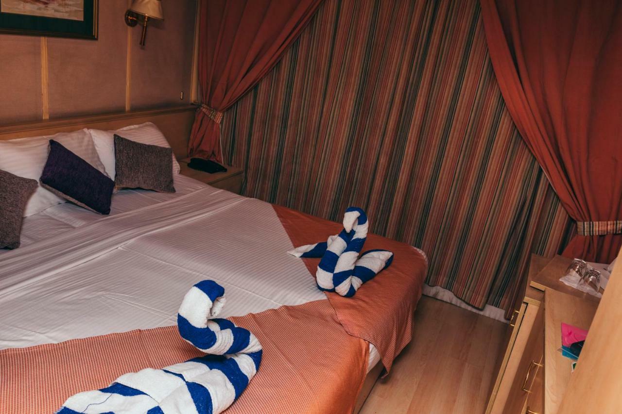 Hotel Ship Queen Isis Elminya Minia Exterior foto